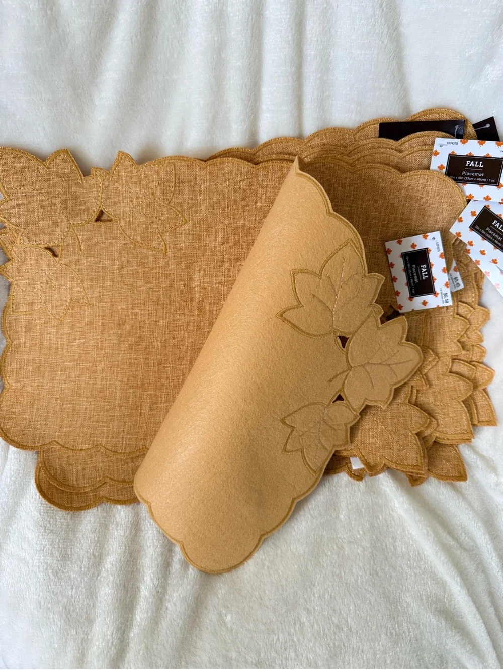 Scalloped Leaf Placemat Set of 4 in Mustard - Fall Table Linens